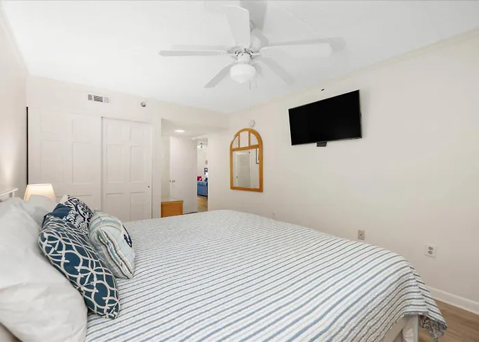 Downtown 2 Bedroom White Marlin Short Walk To The And Boardwalk! Holiday home *